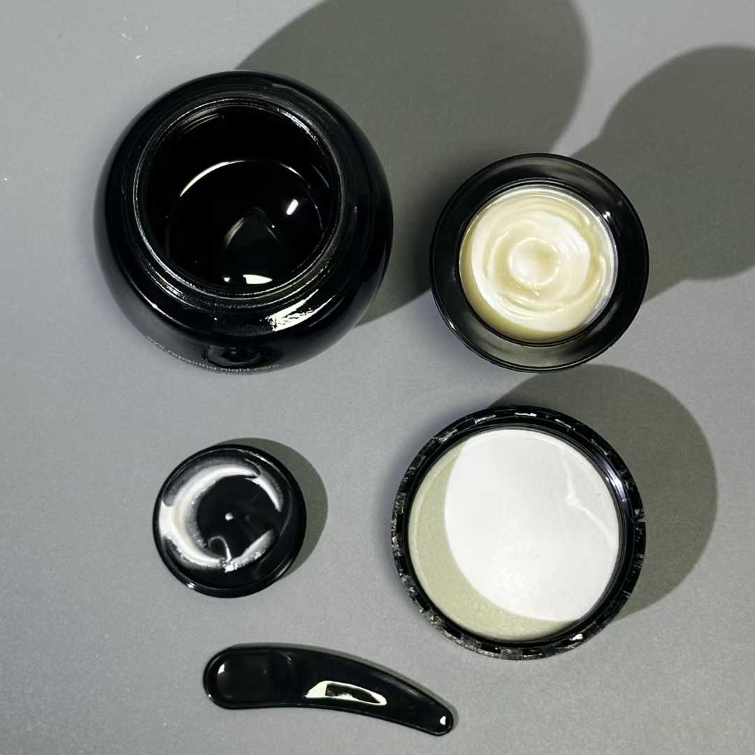 Najlepszy krem pod oczy na noc – Night Cream recenzja i cena
